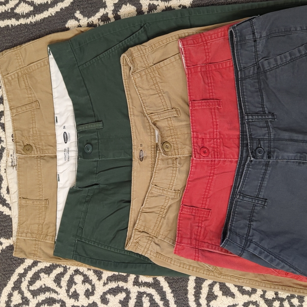 Men's Old Navy Shorts Size 33/34 (LOT OF 5)
